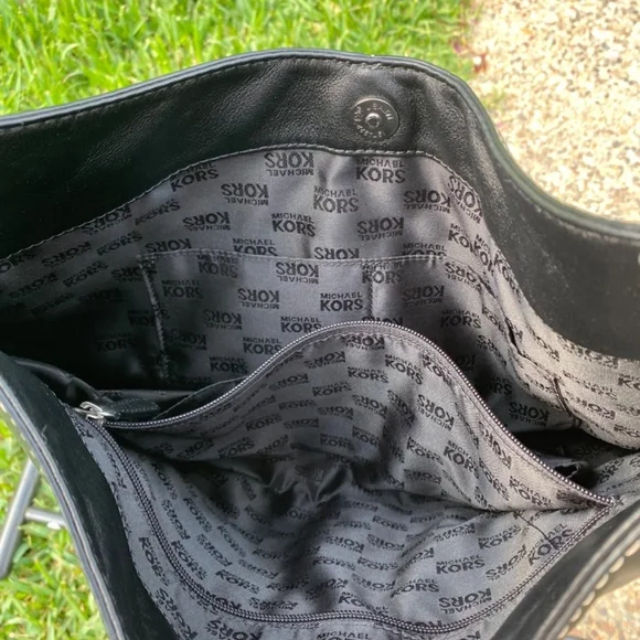 SOLD - Michael Kors hobo *NWOT* Uptown Astor large black leather hobo - Picture 4 of 14